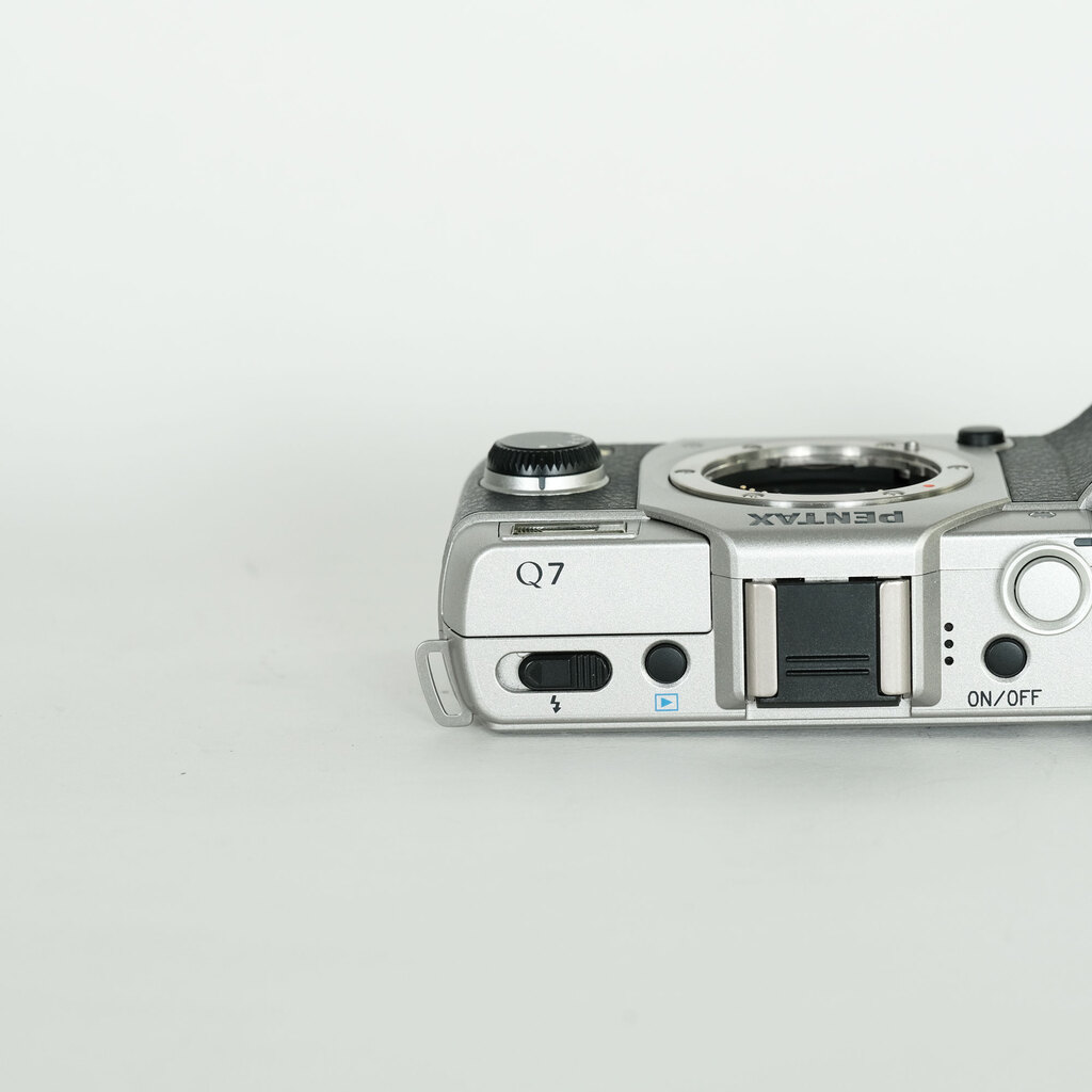 PENTAX Q7 ズームレンズキット シルバー