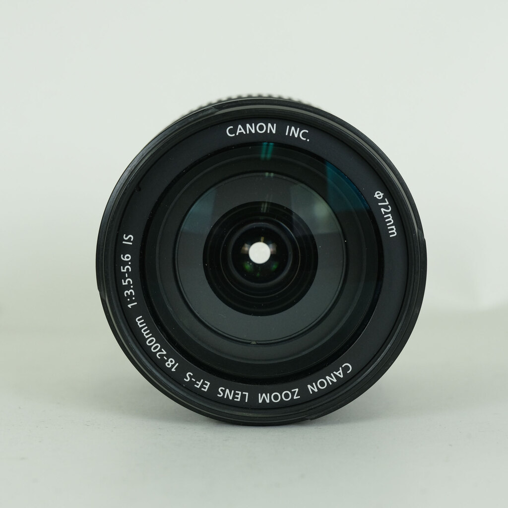 Canon EF-S18-200mm F3.5-5.6 IS Canon EF-S18-200mm F3.5-5.6 IS