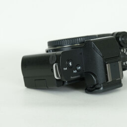 Panasonic LUMIX DC-G100 Panasonic LUMIX DC-G100