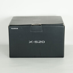 FUJIFILM X-S20