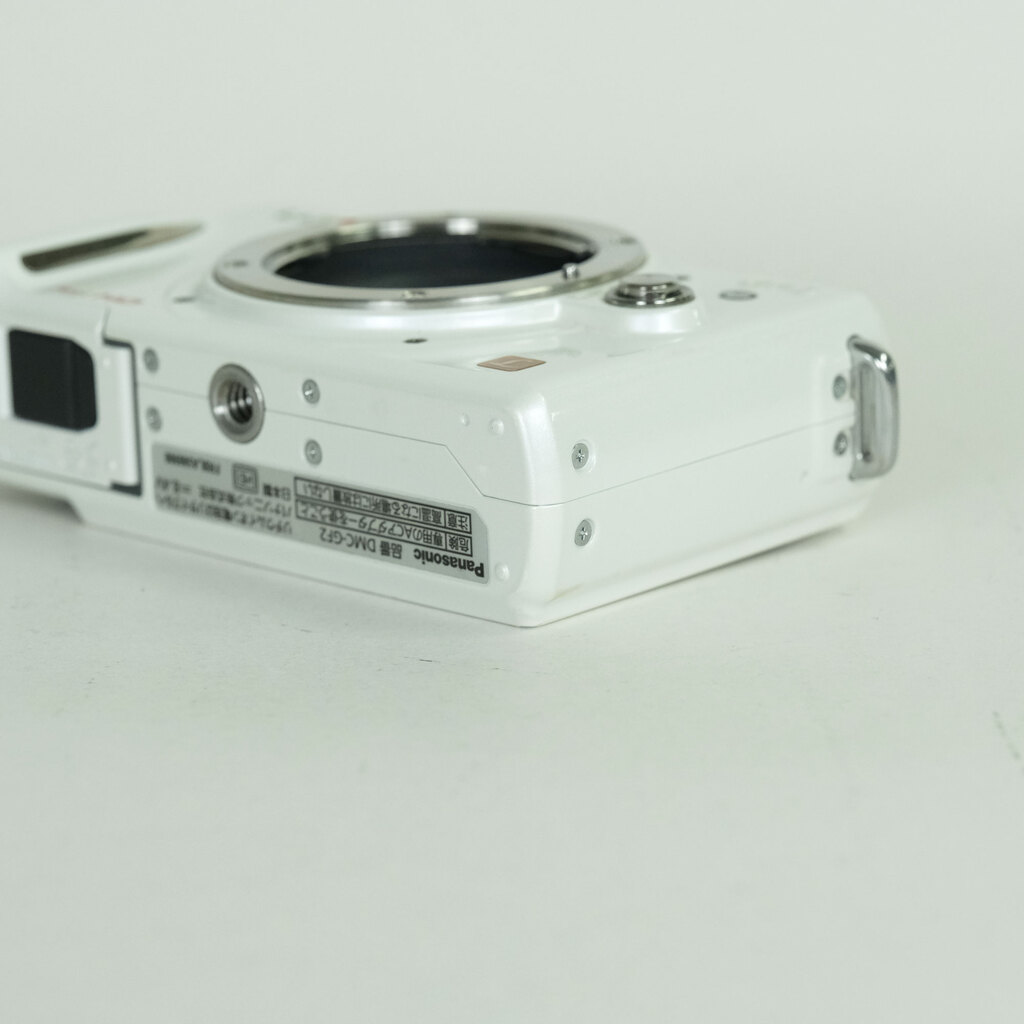 Panasonic LUMIX DMC-GF2-K ボディ ホワイト