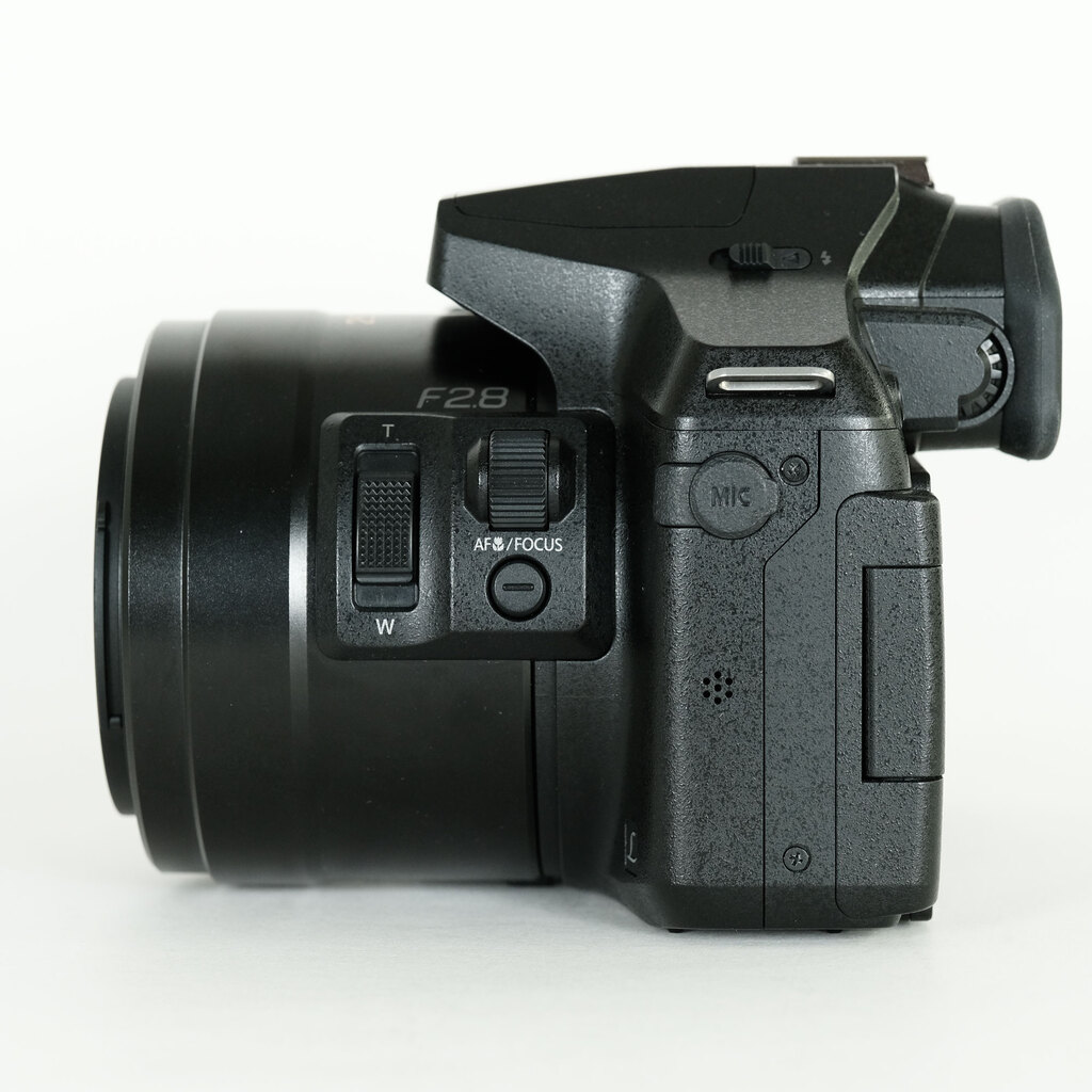 Panasonic LUMIX DMC-FZ300