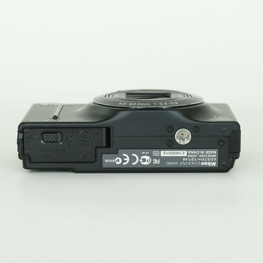 Nikon COOLPIX S8200 ノーブルブラック