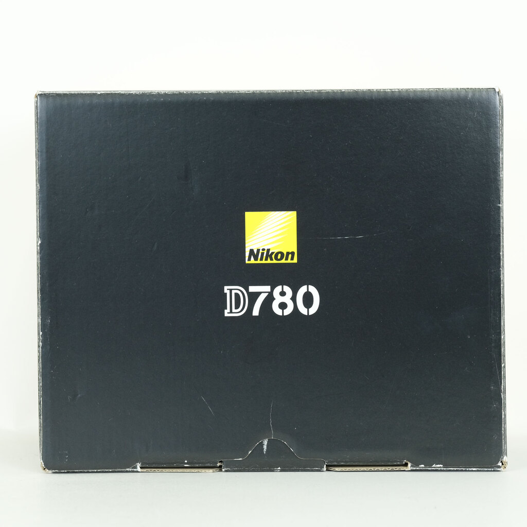 Nikon D780