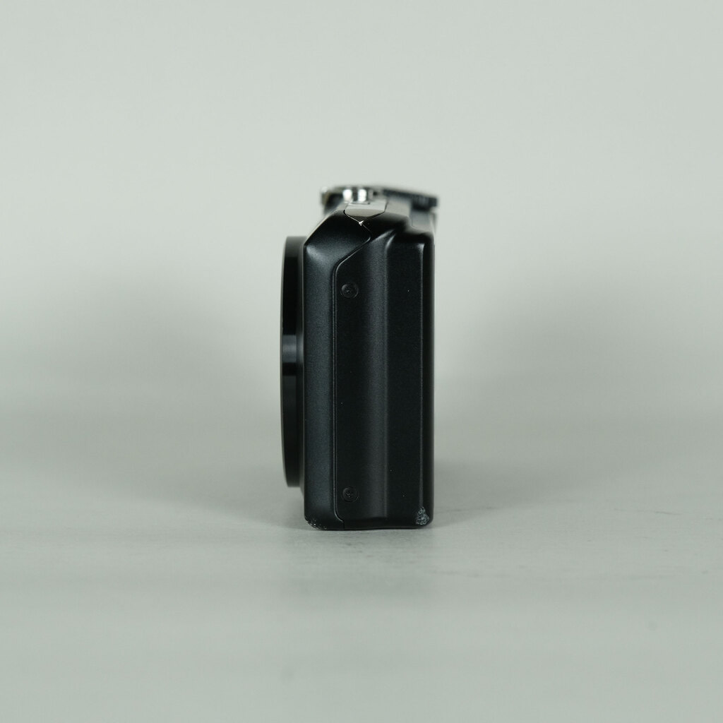 CASIO EXILIM EX-H30 ブラックの出品 | ONE SCENE（ワンシーン）