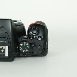 Nikon D5600