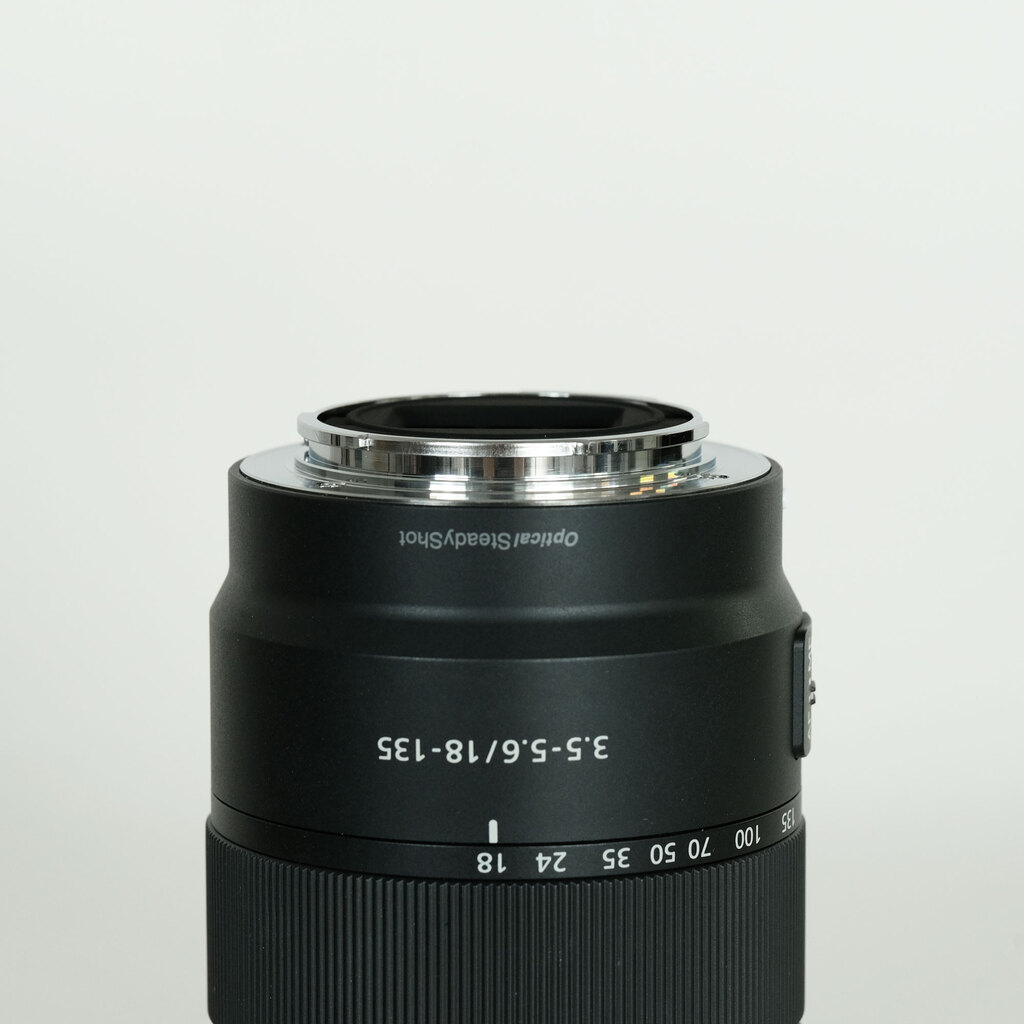 SONY E 18-135mm F3.5-5.6 OSS SEL18135
