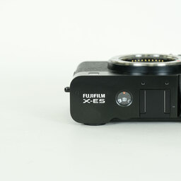 FUJIFILM X-E5
