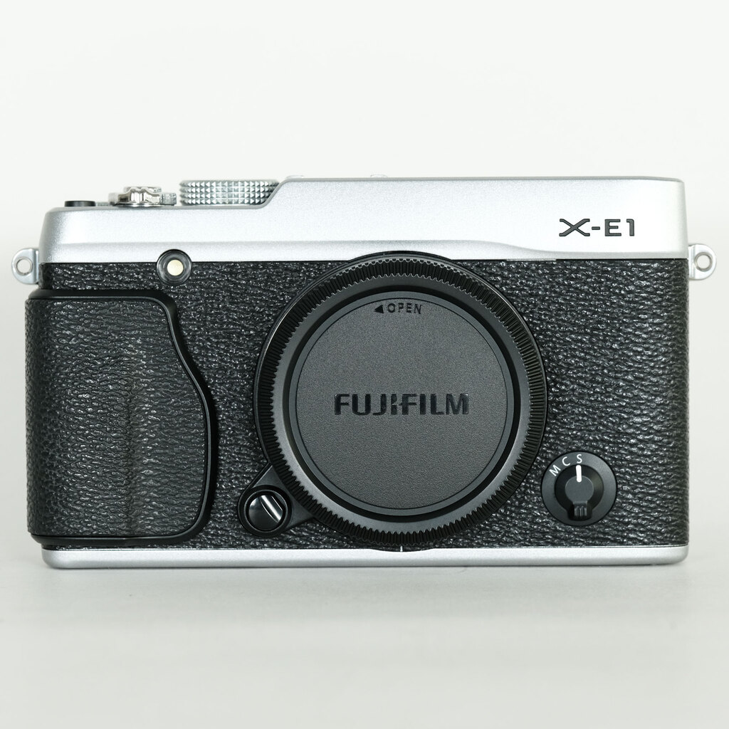 FUJIFILM X-E1 シルバー