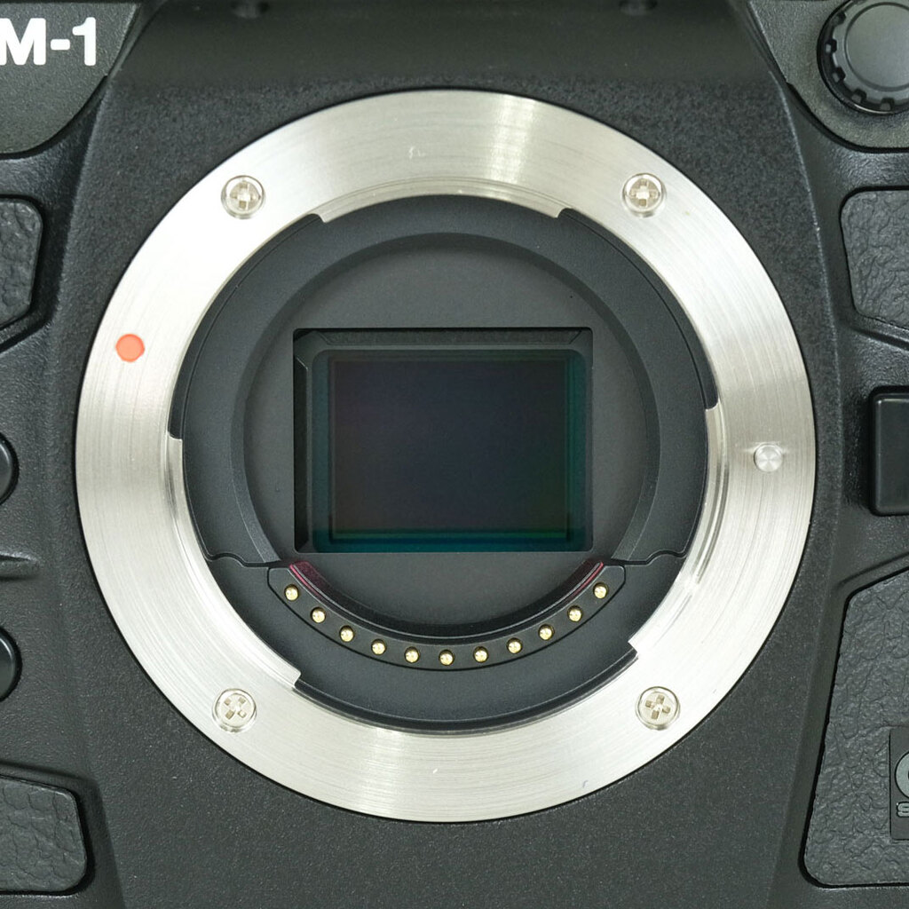 OM SYSTEM OM-1