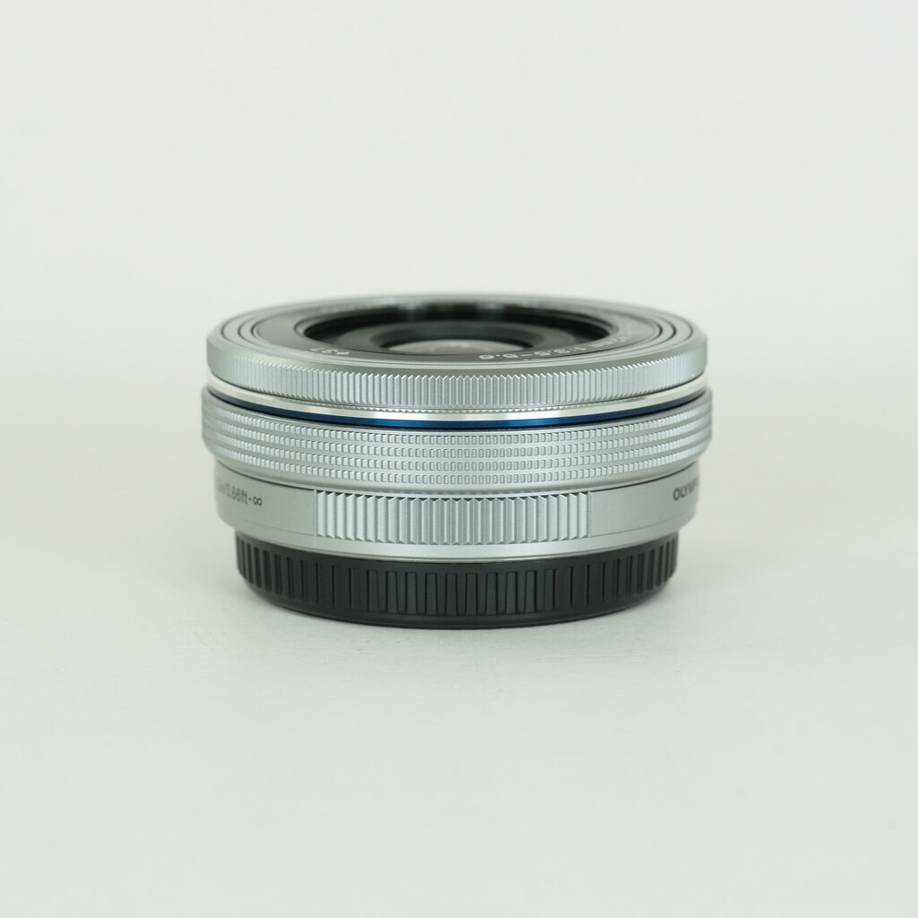 OLYMPUS M.ZUIKO DIGITAL ED 14-42mm F3.5-5.6 EZ シルバー