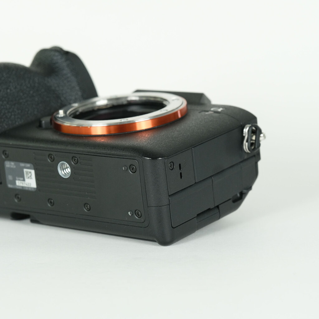 【値下げ】【美品】SONY α7 IV ILCE-7M4 ボディ｜箱/付属完備 SONY α7 IV（ILCE-7M4）の出品 | ONE SCENE（ワンシーン）