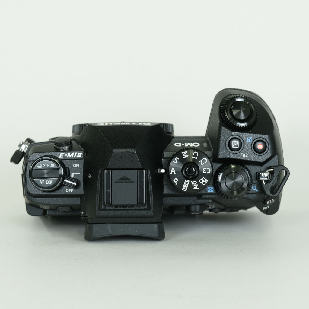 OLYMPUS OM-D E-M1 Mark II