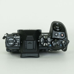 OLYMPUS OM-D E-M1 Mark II