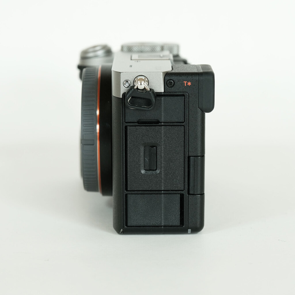 SONY α7C II（ILCE-7CM2）の出品 | ONE SCENE（ワンシーン）