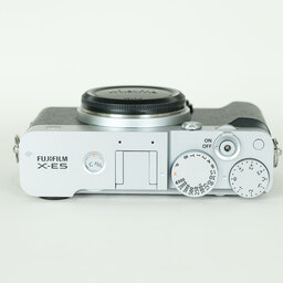 FUJIFILM X-E5