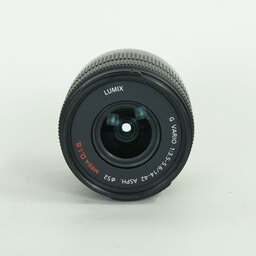 Panasonic LUMIX G VARIO 14-42mm F3.5-5.6 ASPH./MEGA O.I.S.