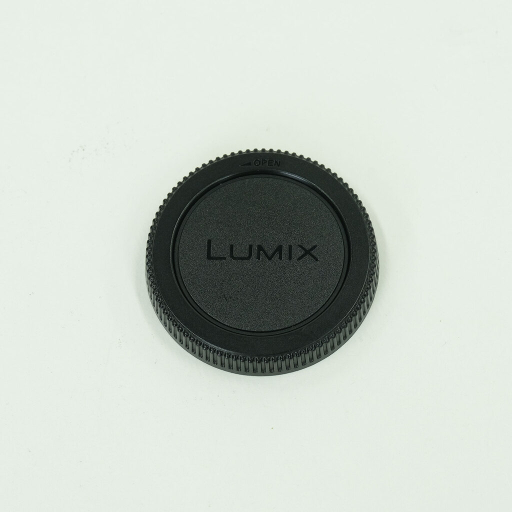 Panasonic LUMIX G VARIO 12-32mm / F3.5-5.6 ASPH. / MEGA O.I.S. Panasonic LUMIX G VARIO 12-32mm / F3.5-5.6 ASPH. / MEGA O.I.S.