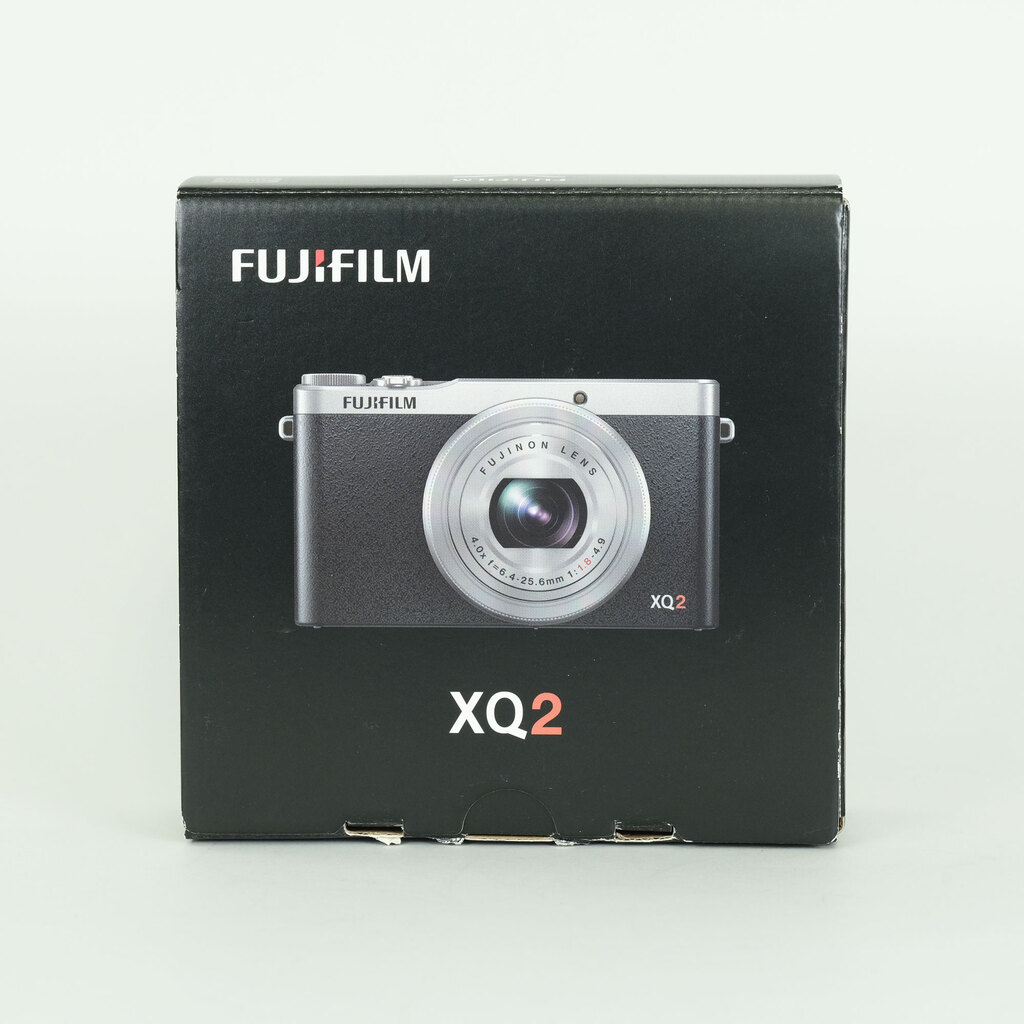FUJIFILM XQ2 シルバー