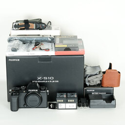 FUJIFILM X-S10