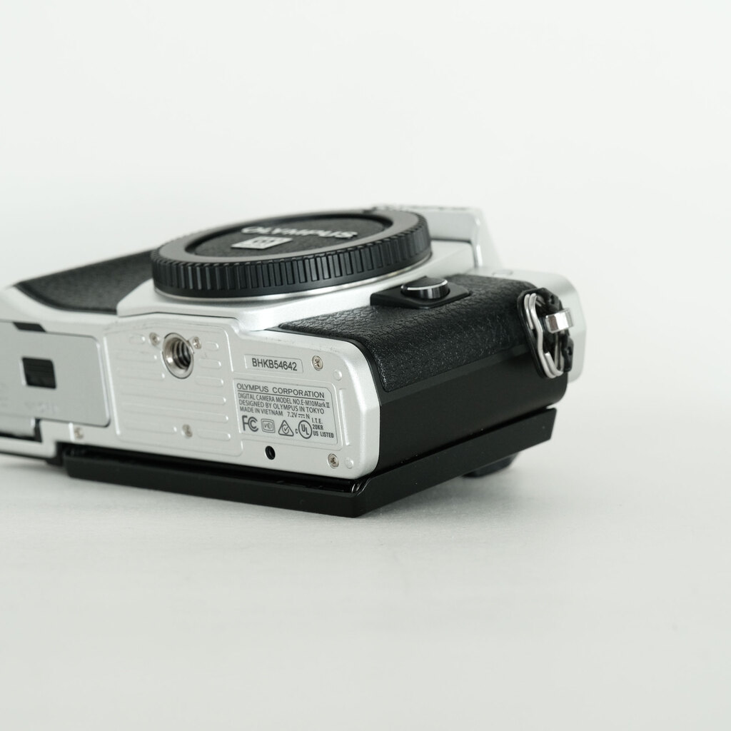 OLYMPUS OM-D E-M10 Mark II