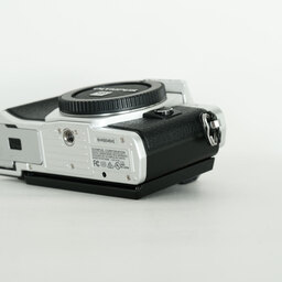 OLYMPUS OM-D E-M10 Mark II