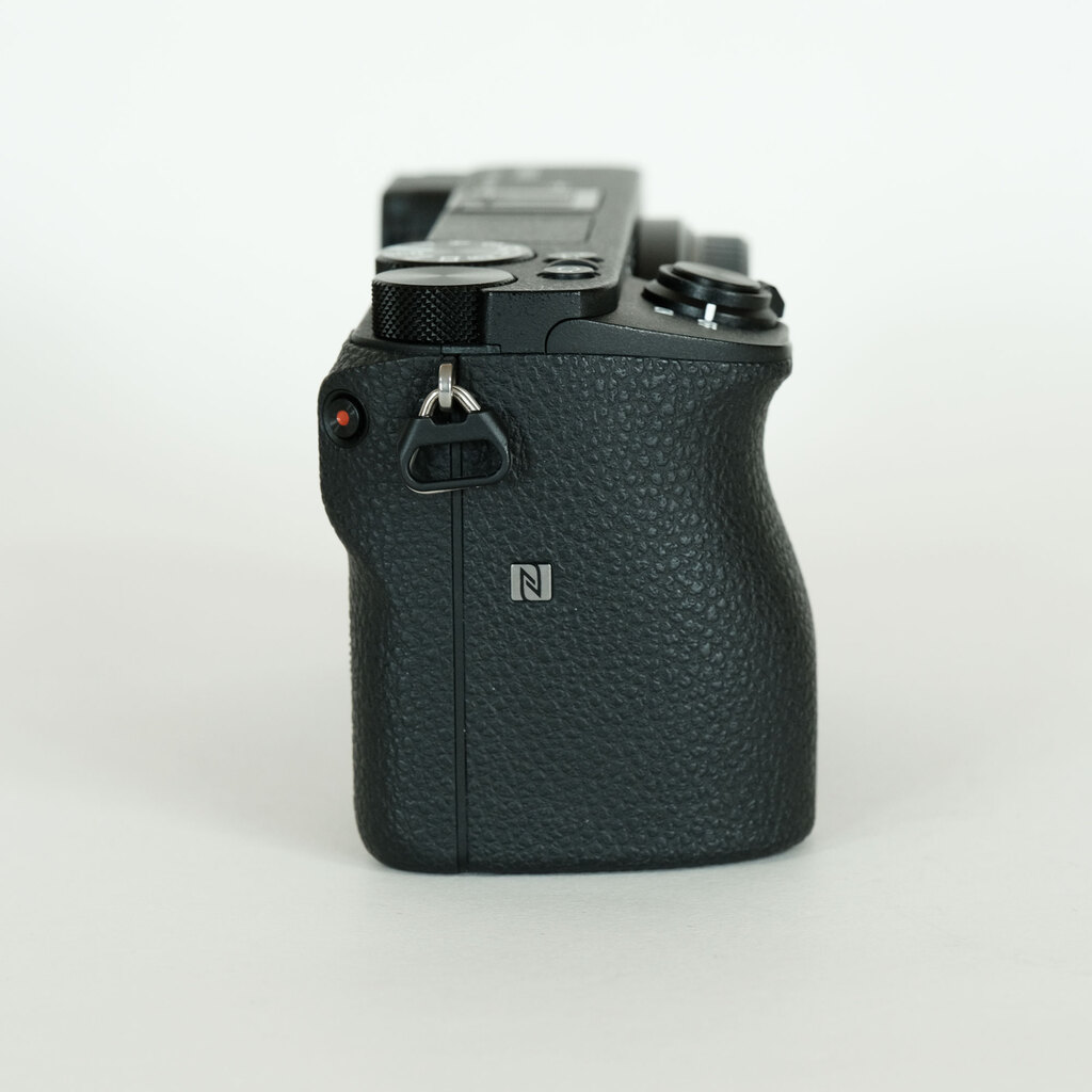 SONY α6500（ILCE-6500）の出品 | ONE SCENE（ワンシーン）