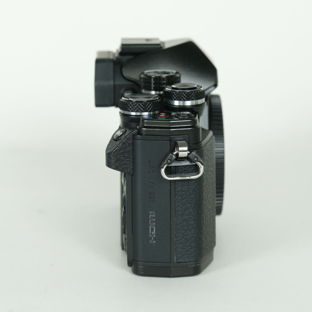 OLYMPUS OM-D E-M10 Mark II [�{�f�B �u���b�N]