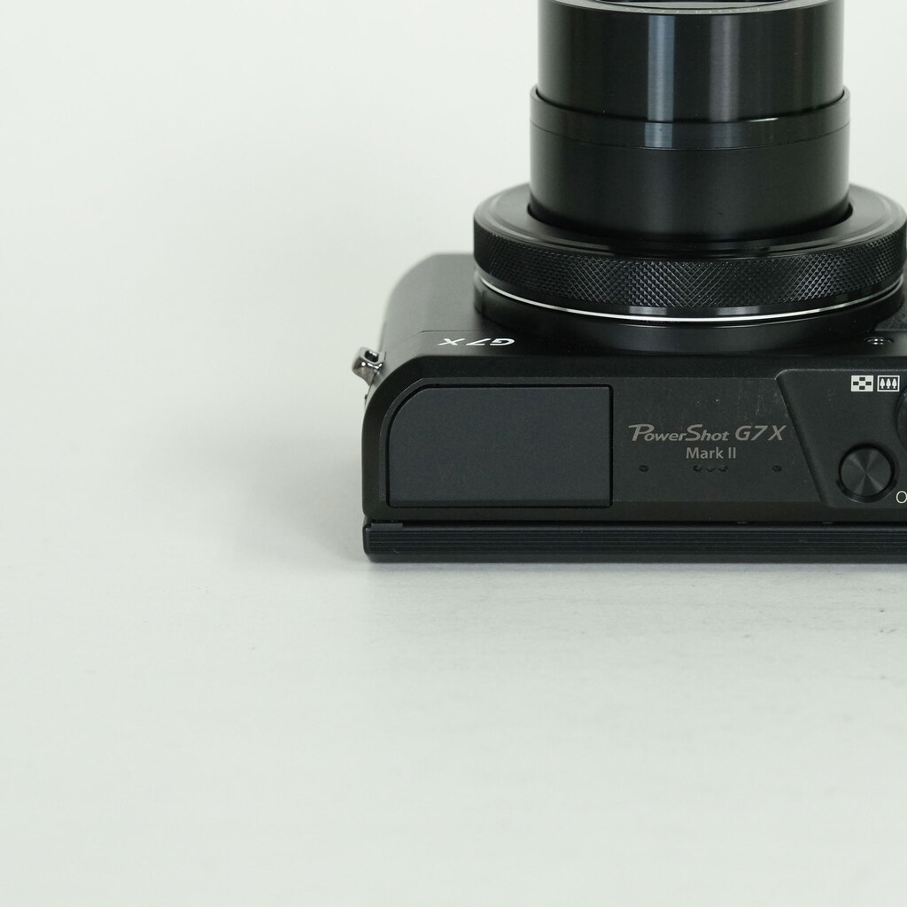 Canon PowerShot G7X Mark II