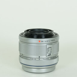 OLYMPUS M.ZUIKO DIGITAL 14-42mm F3.5-5.6IIR シルバー