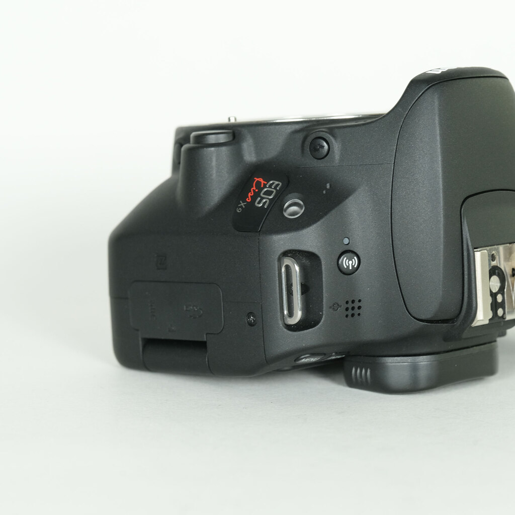 Canon EOS Kiss X9 Canon EOS Kiss X9