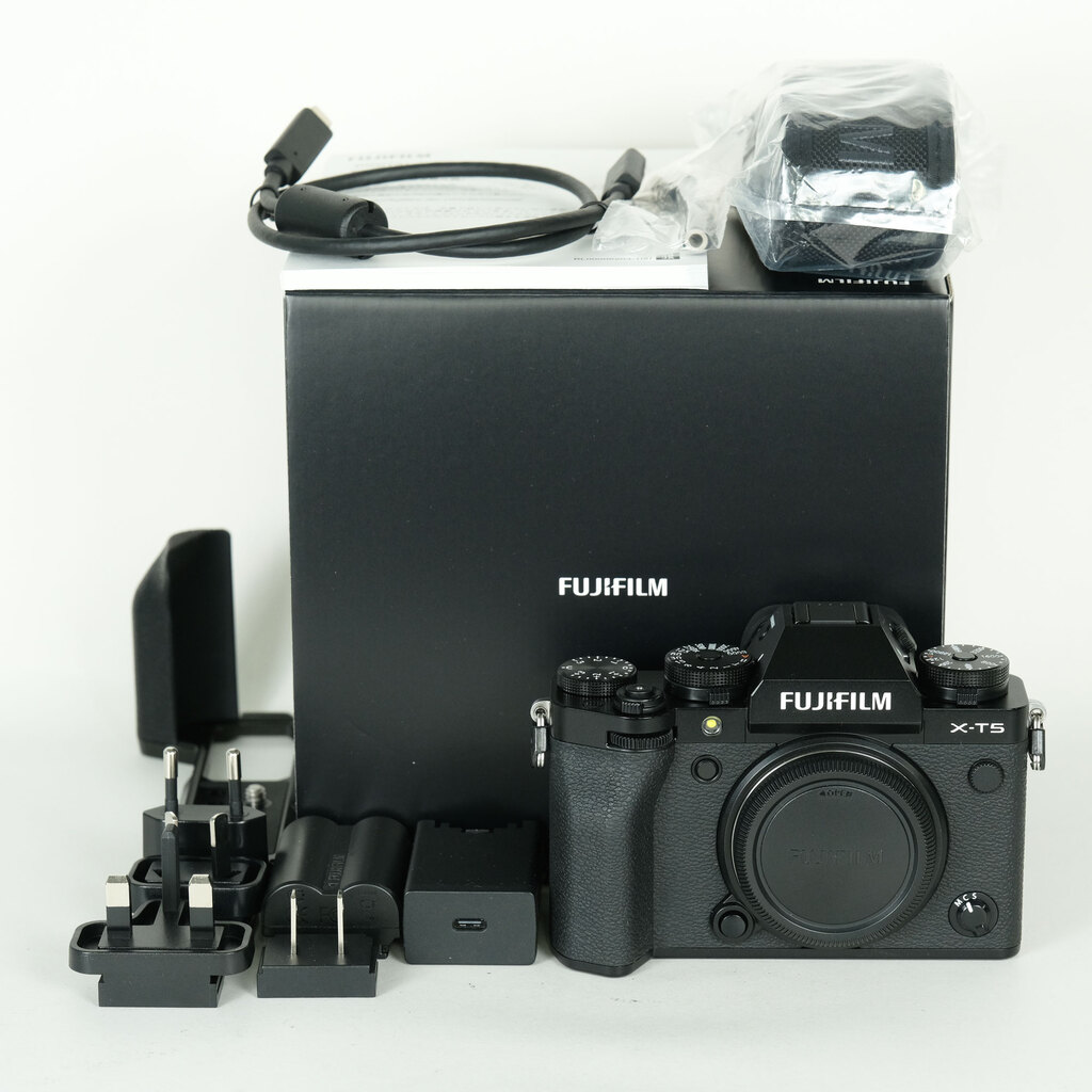 FUJIFILM X-T5の出品 | ONE SCENE（ワンシーン）