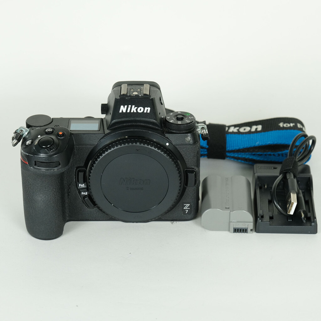 Nikon Z7 [�{�f�B]
