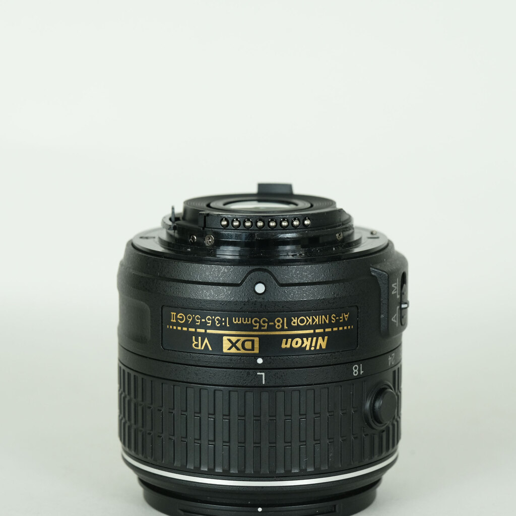 Nikon AF-S DX NIKKOR 18-55mm f3.5-5.6G VR II