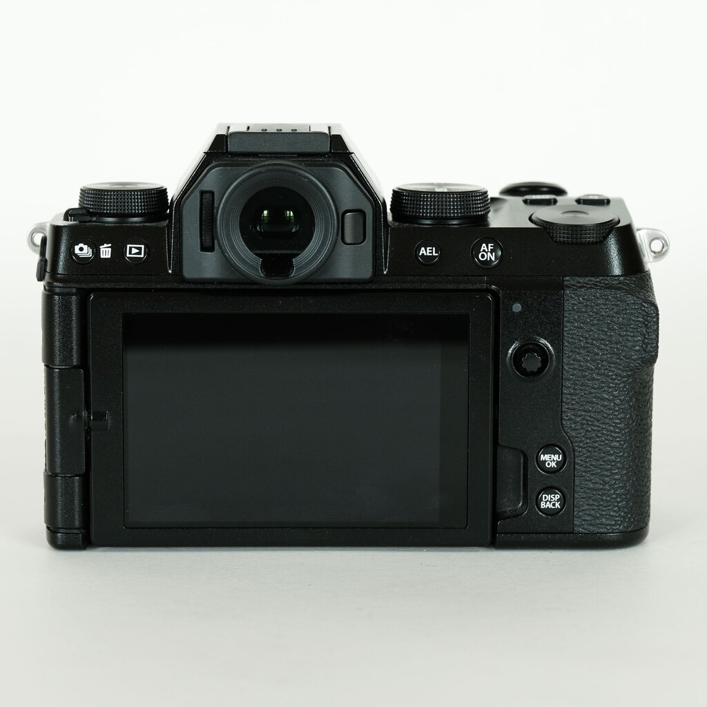FUJIFILM X-S10