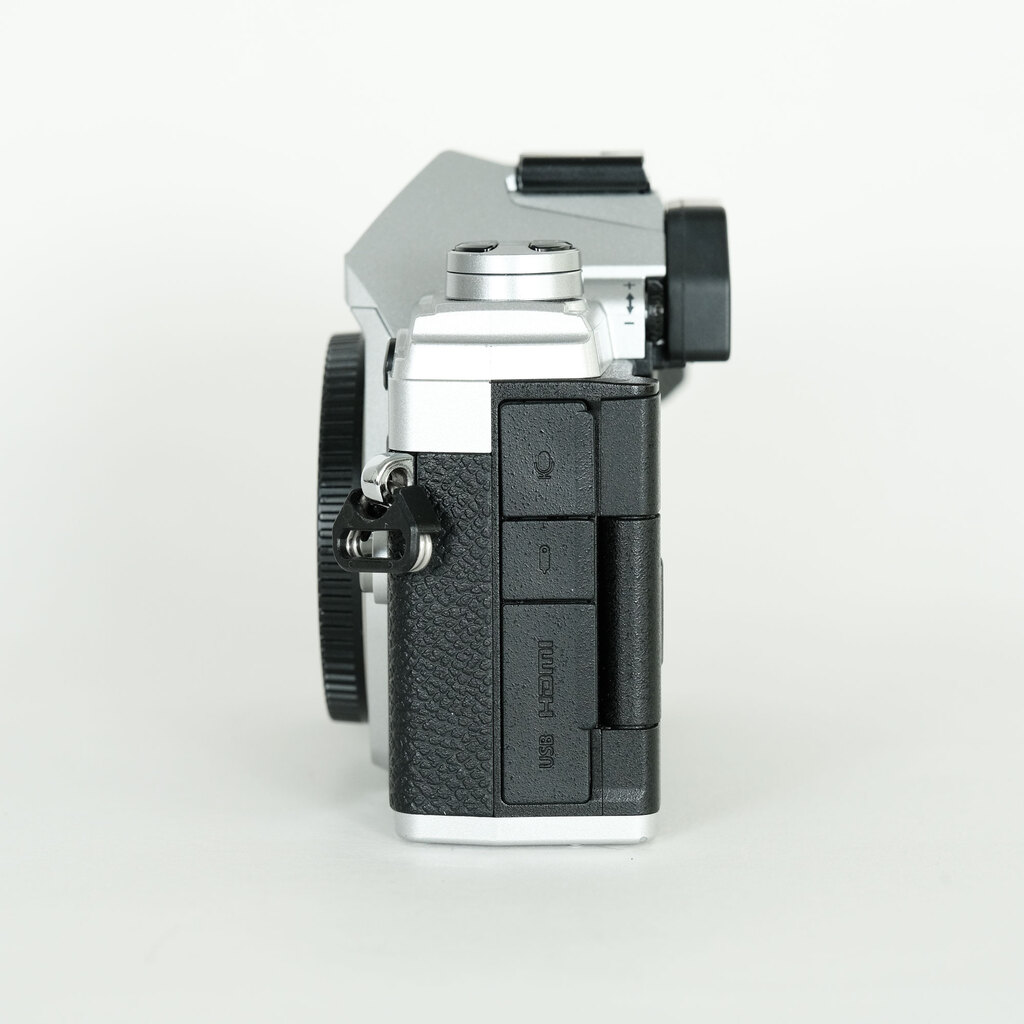 OLYMPUS OM-D E-M5 Mark III