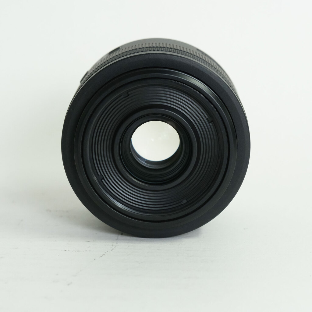 Canon RF35mm F1.8 MACRO IS STM