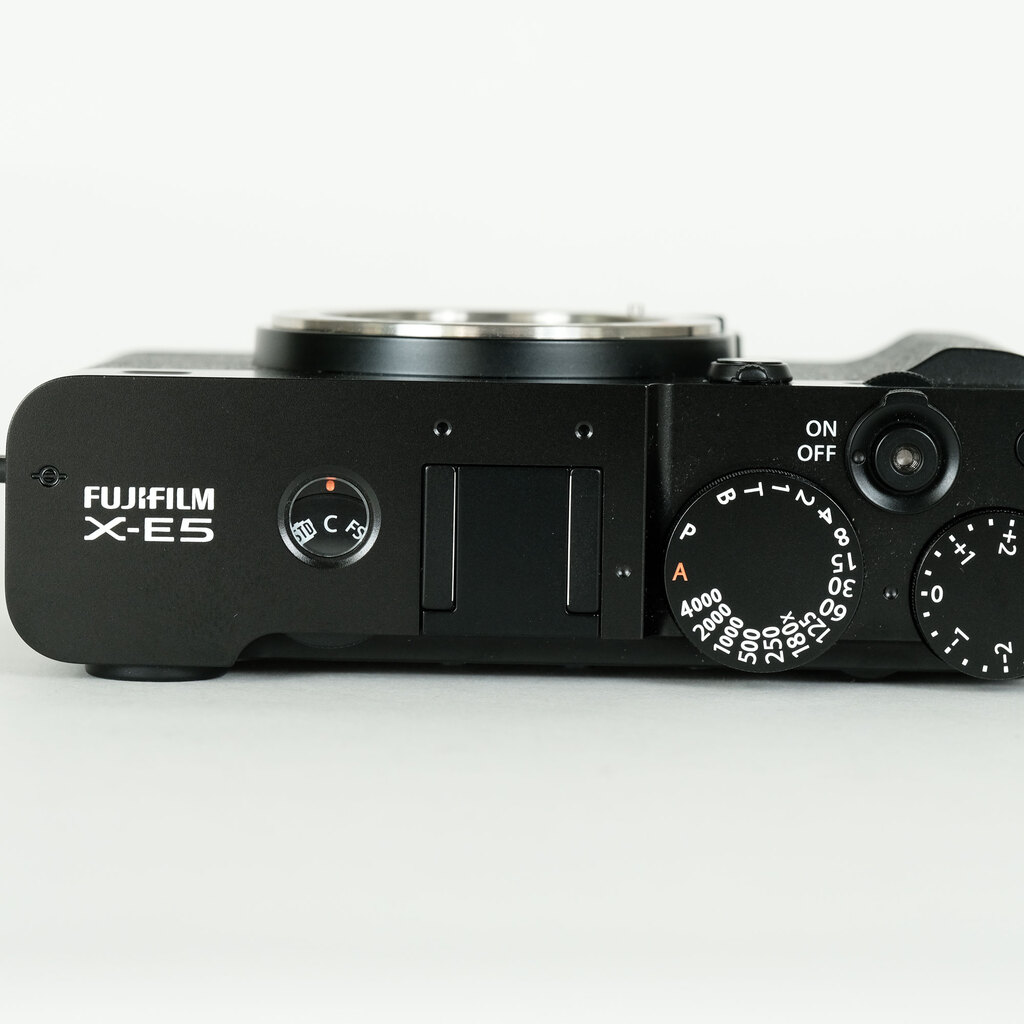 FUJIFILM X-E5