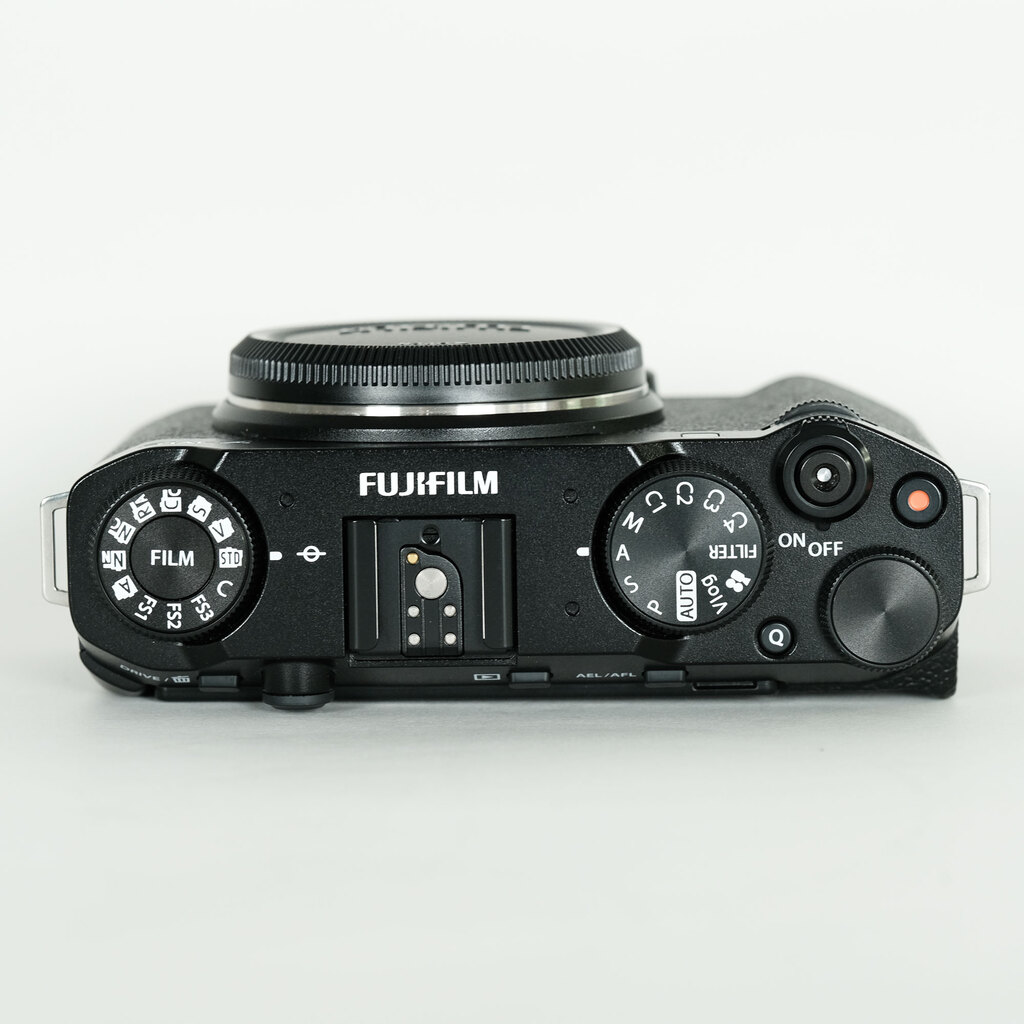 FUJIFILM X-M5