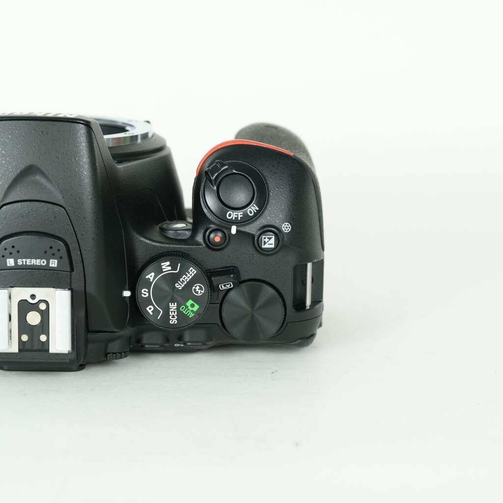 Nikon D5500の出品 | ONE SCENE（ワンシーン）