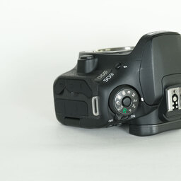 Canon EOS 90D