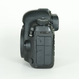 Canon EOS 5D Mark IV Canon EOS 5D Mark IV