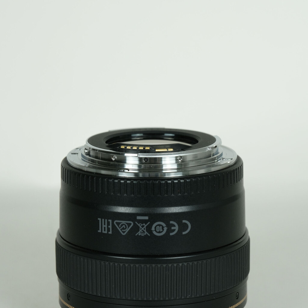 Canon EF85mm F1.8 USM Canon EF85mm F1.8 USM