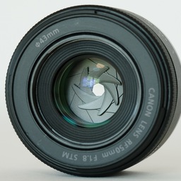 Canon RF50mm F1.8 STM