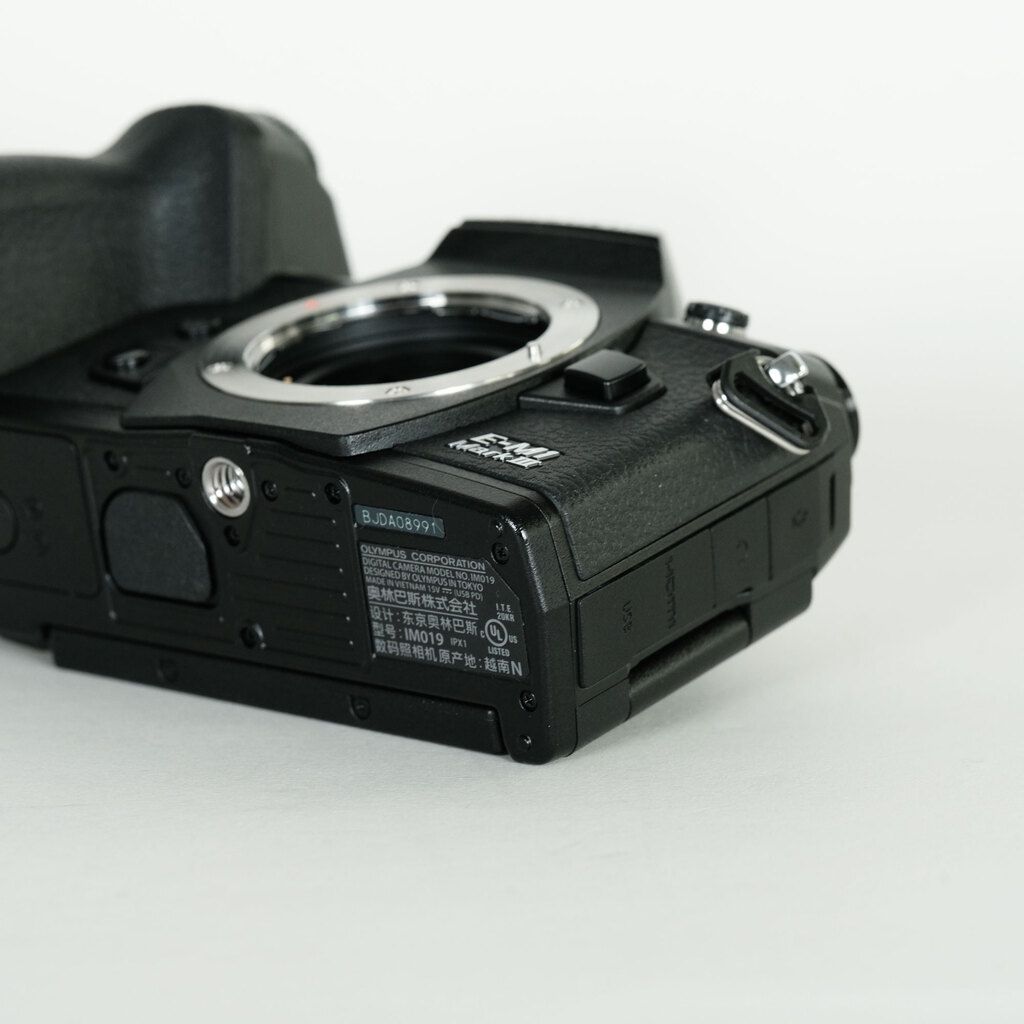 OLYMPUS OM-D E-M1 Mark III