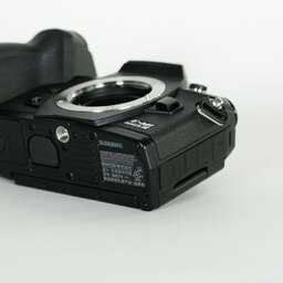 OLYMPUS OM-D E-M1 Mark III