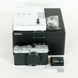 FUJIFILM X-E4