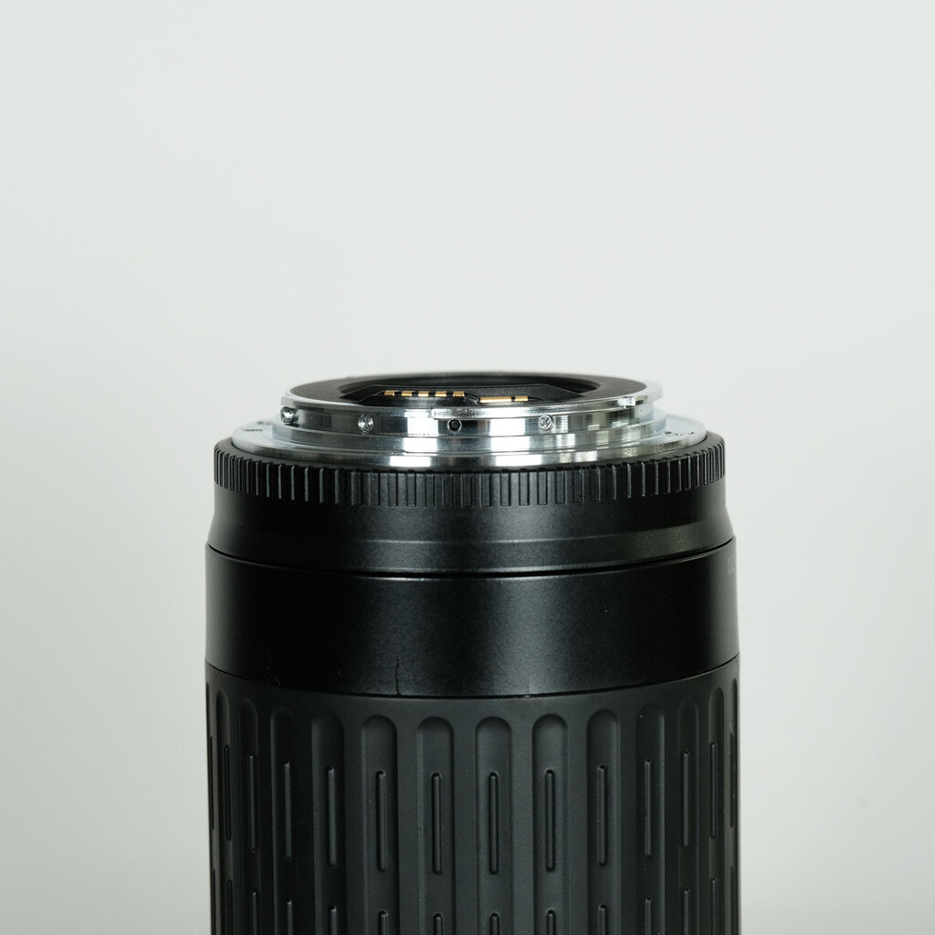 Canon EF75-300mm F4-5.6 IS USM