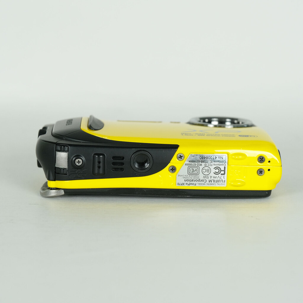 FUJIFILM FinePix XP70 イエローの出品 | ONE SCENE（ワンシーン）
