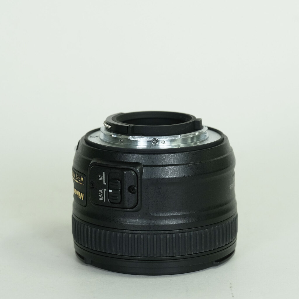 Nikon AF-S NIKKOR 50mm f/1.8G Nikon AF-S NIKKOR 50mm f/1.8G